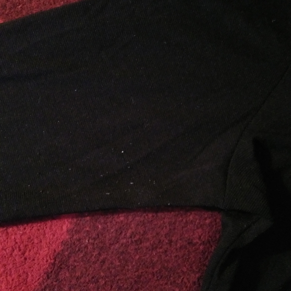 Two long sleeve shirts - Picture 7 of 7